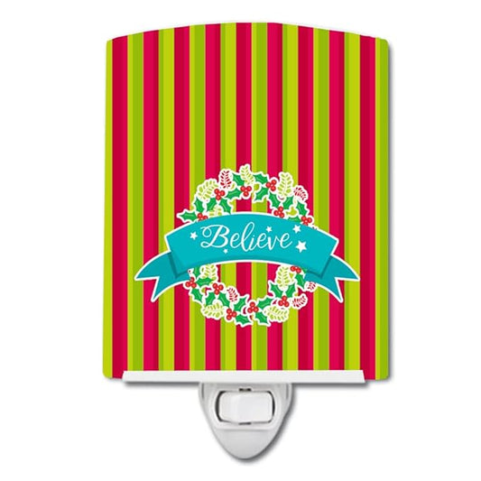 Caroline's Treasures BB6975CNL Christmas Wreath Believe Ceramic Night Light Compact, UL-Certified, Ideal for Bedroom, Bathroom, Nursery, Hallway, Kitchen, 6x4x3, Multicolor
