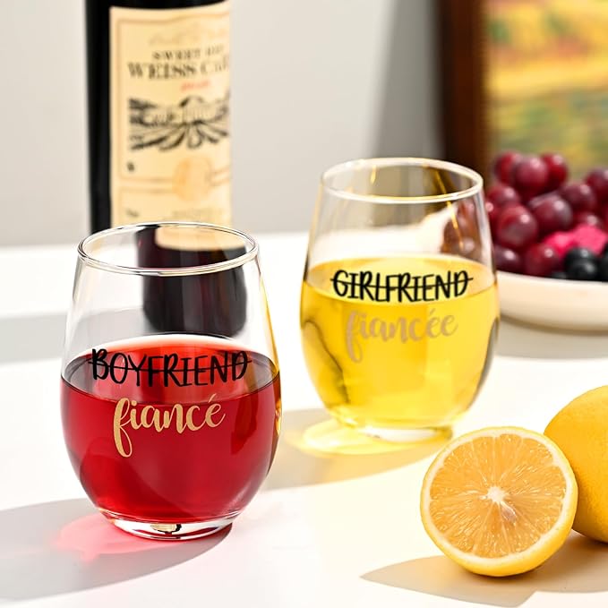 Futtumy Fiance and Fiancee Wine Glass 17Oz, Engagement Gifts for Couples, Engagement Gift, Gifts for Newly Engaged Couples, Engagement Gifts for Boyfriend Girlfriend Him Her Bride Bride to Be